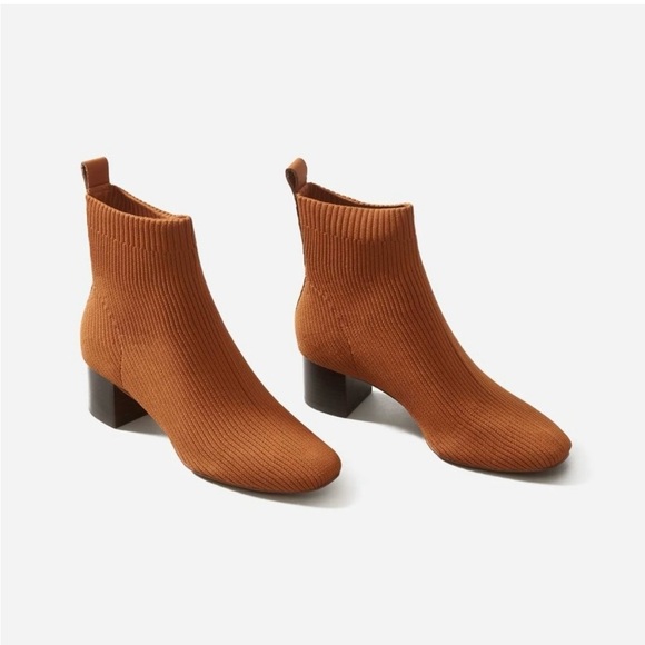 Everlane Shoes - EVERLANE The Glove Boot size 6.5